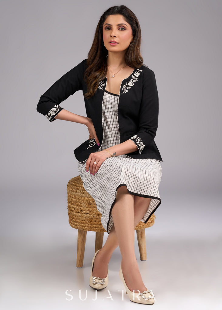 Classic Black Exquisite Embroidered Cotton Jacket with Pockets