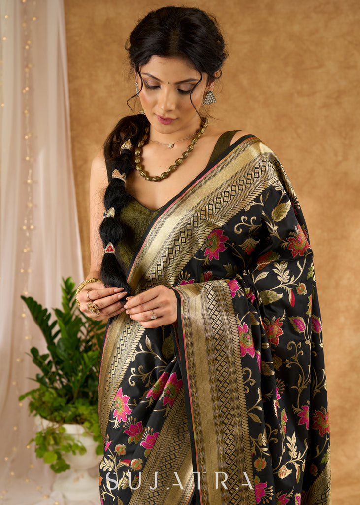 Exquisite Banarasi Silk Saree With Timeless Zari Motifs