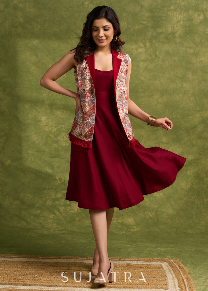 Elegant Fusion Of Ivory & Maroon , Self Embroidered Sleeveless Jacket With Silk Collar    Dress Optional