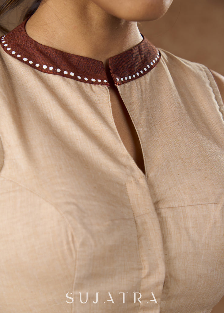 Elegant handloom cotton blouse featuring intricate hand-painted artwork and subtle brown detailing