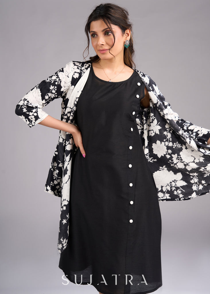 Timeless Monochrome Flowy Black and White Printed Viscose Shrug