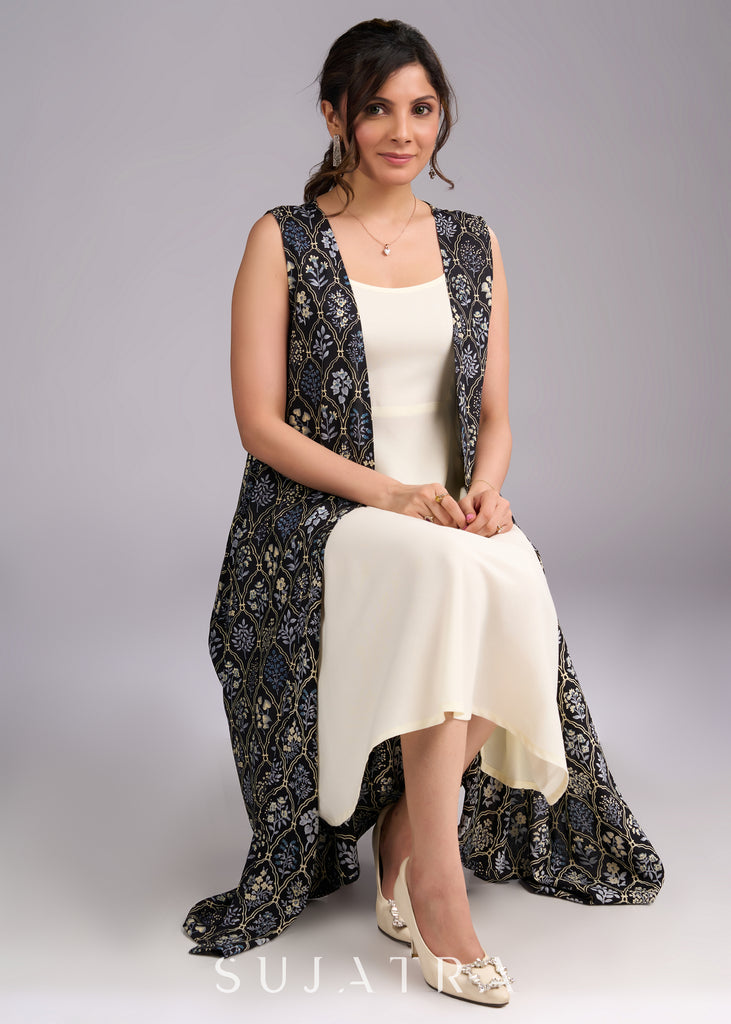 Midnight Muse Sleeveless Black Viscose Shrug with Vibrant Floral Print