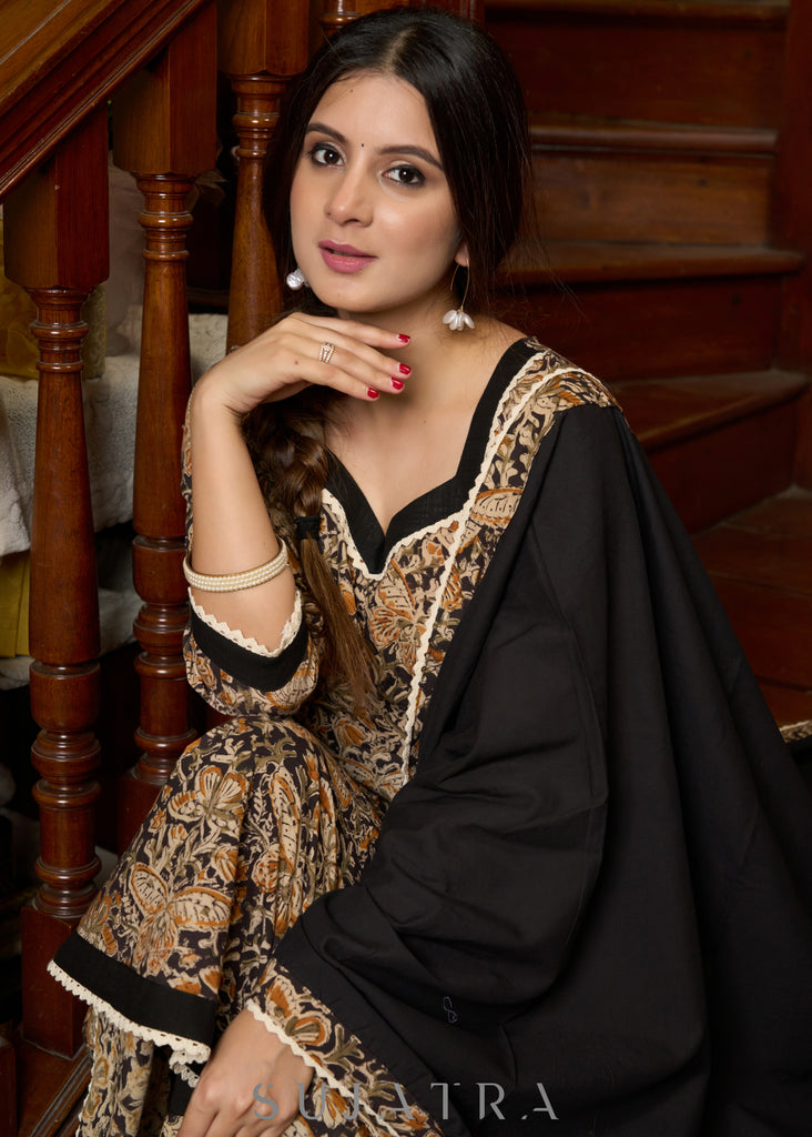 Black Kalamkari anarkali kurta with delicate lace highlights and matching pants - Dupatta Optional