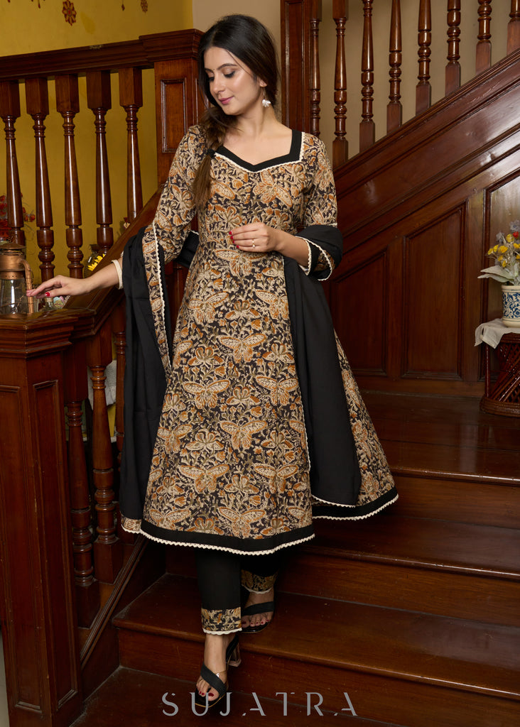 Black Kalamkari anarkali kurta with delicate lace highlights and matching pants - Dupatta Optional