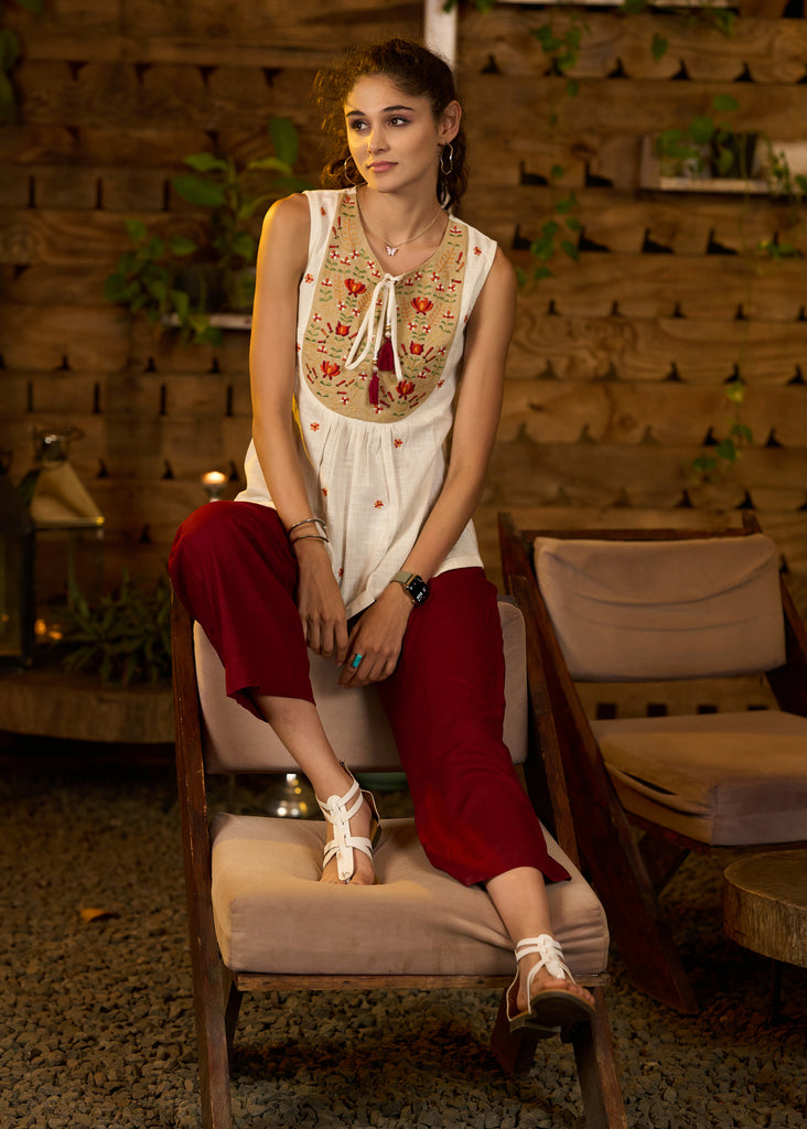 Sleeveless white & beige cotton embroidered top