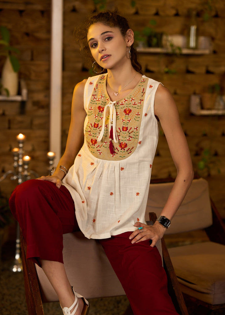 Sleeveless white & beige cotton embroidered top