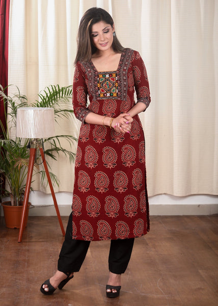 ON-SALE-sale-beautiful-traditional-paisely-motif-straight-cut-pure-cotton-ajrakh-kurta-with-hand-made-kutch-mirror-work