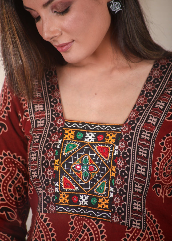 ON-SALE-sale-beautiful-traditional-paisely-motif-straight-cut-pure-cotton-ajrakh-kurta-with-hand-made-kutch-mirror-work