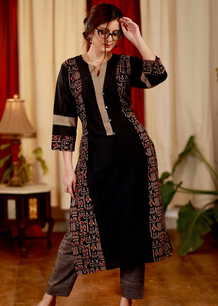 ON-SALE-sale-staight-cut-cotton-ajrakh-kurta-with-contrast-ajrakh-neck-line