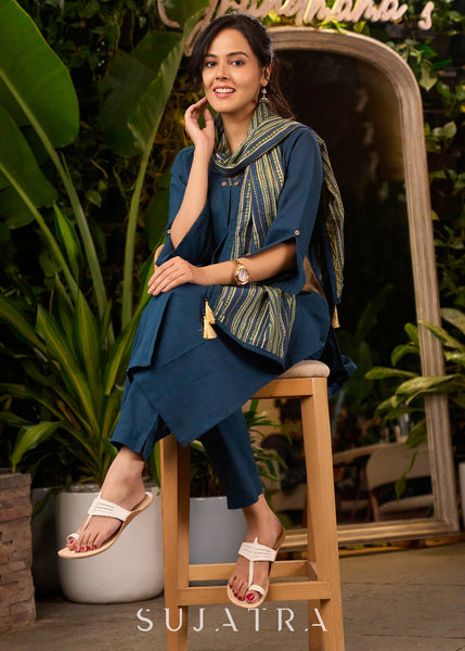 Teal Blue Cotton Kurta with Side Pockets & Hand Painting on Neckline & Pockets with Matching Pants - Stole Optional