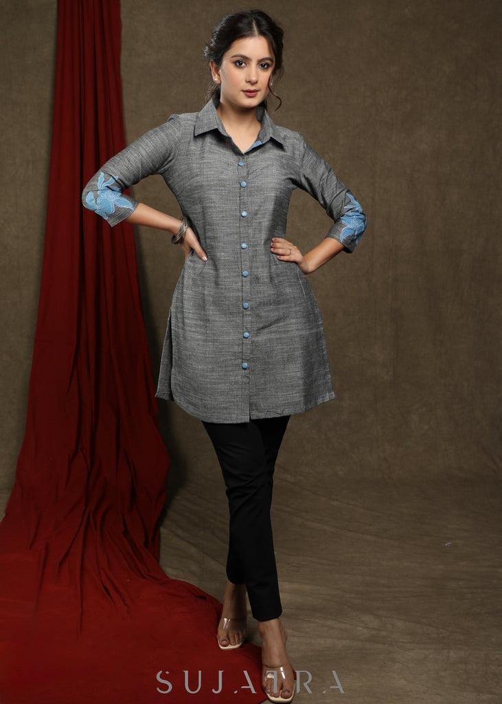 Elegant grey cotton tunic with patchwork on sleeves