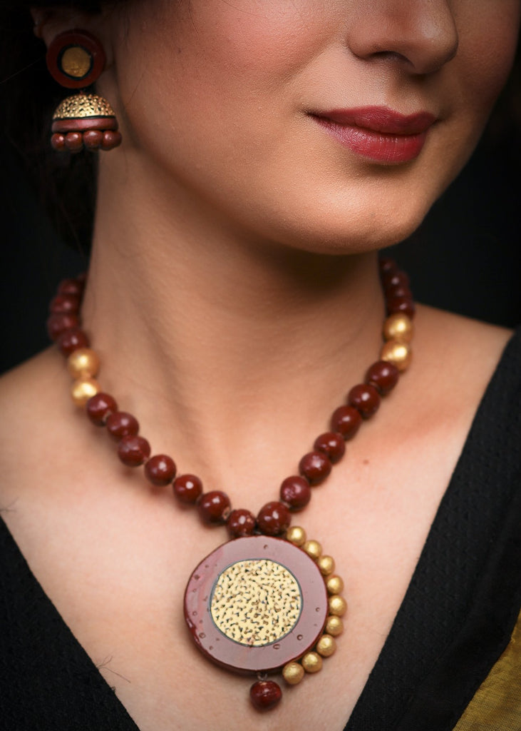 Gold & brown terracotta neck piece with earrings