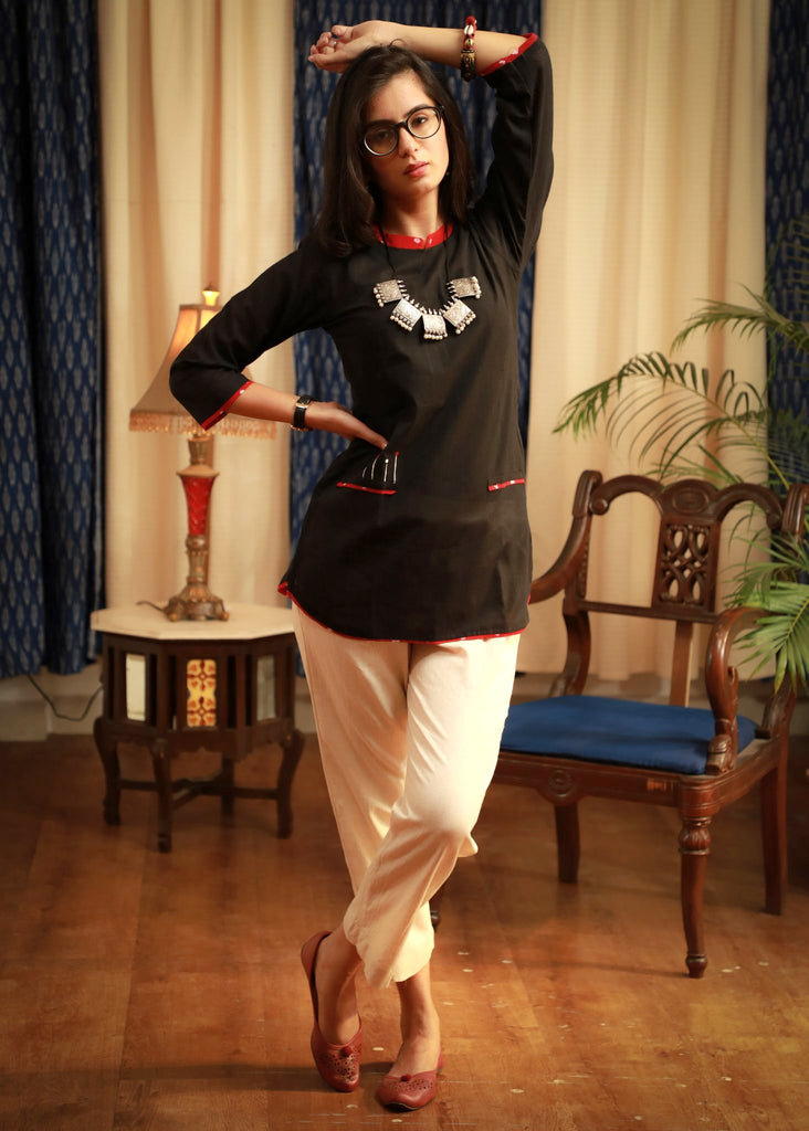 Black classy pure cotton topwear With a tinge of red bandhni