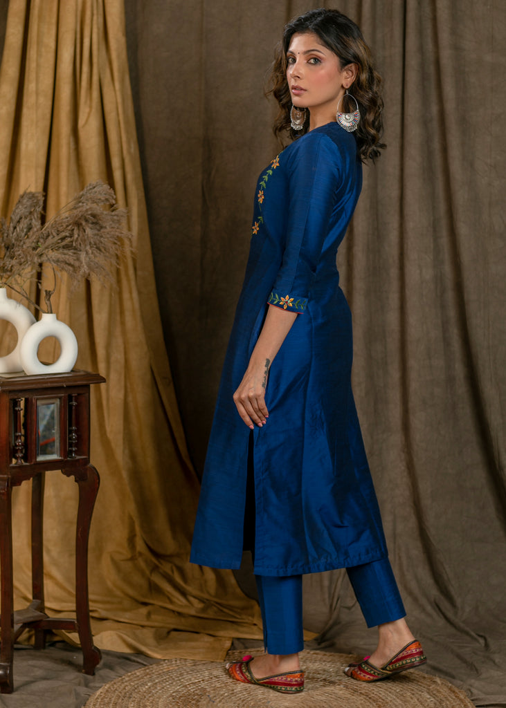 Dia Mirza's kurta sets give a stylish nod to monochrome dressing | Vogue  India